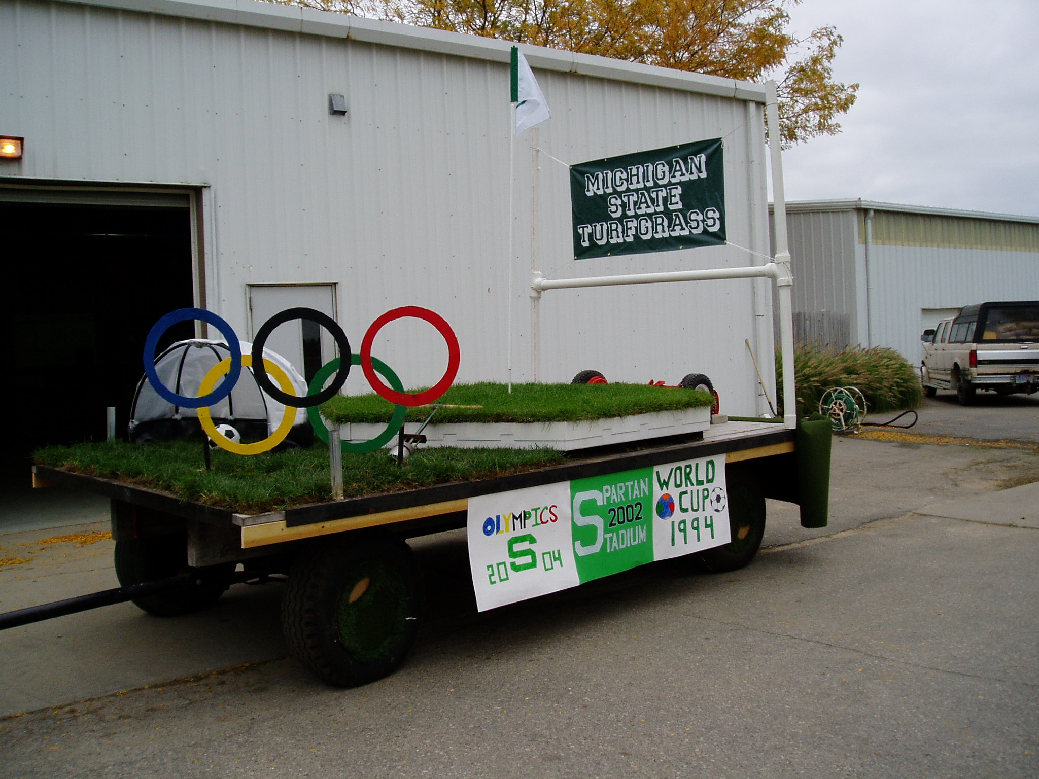 2005 HC Float 